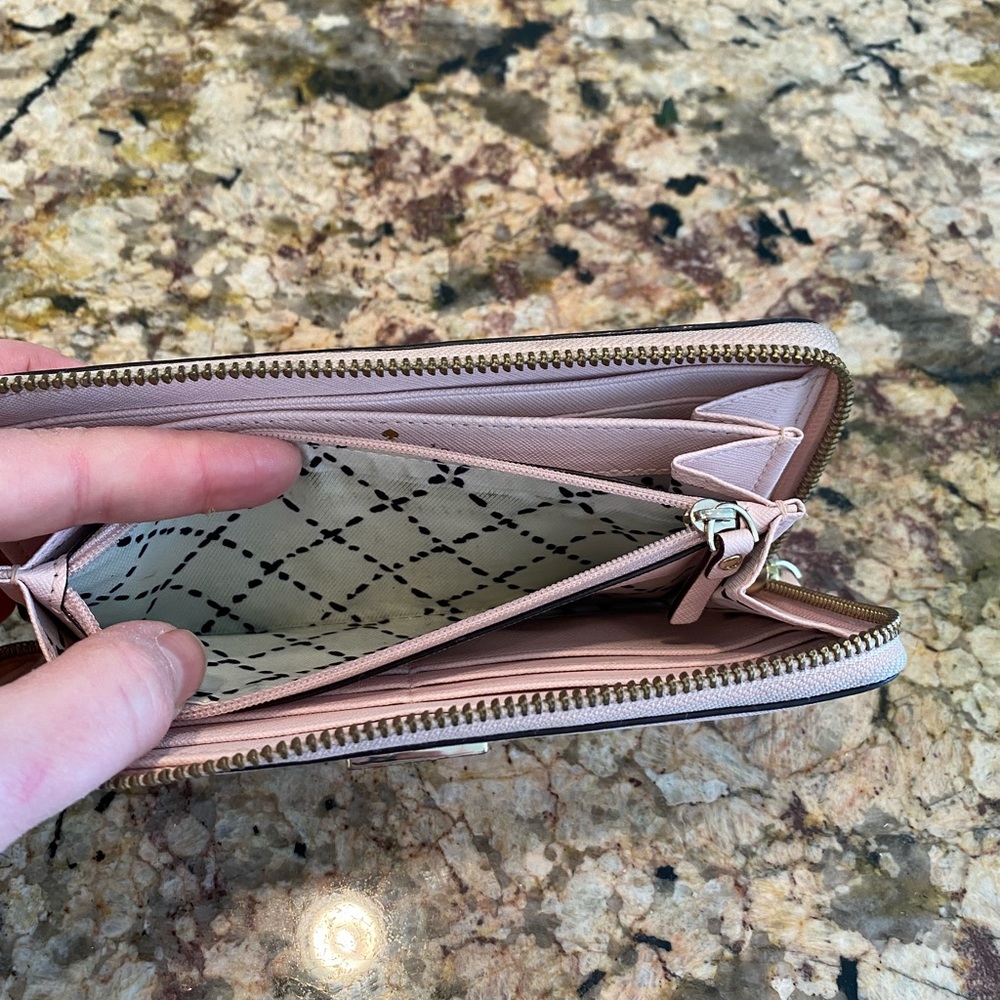 Kate Spade New York wallet in light pink - Picture 8 of 13